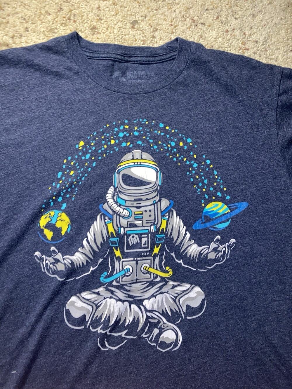 INTO THE AM Meditating Astronaut Mens Large Navy Space Solar System Tee Shirt